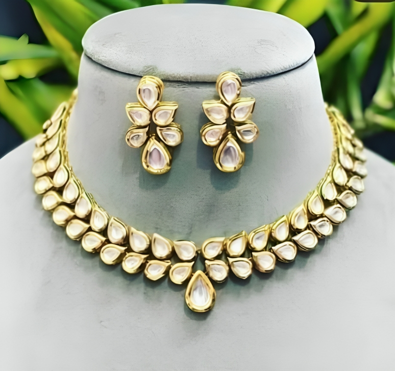Royal micro plated kundan chowker set