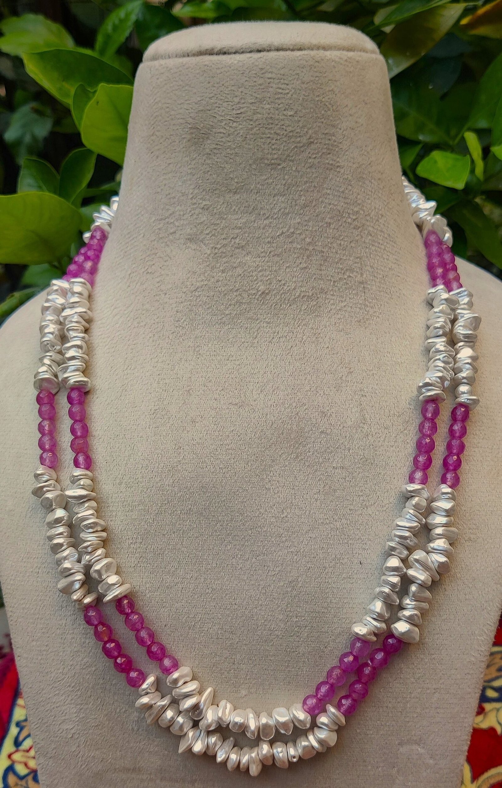 Tiwan Sheal Pearl Necklace
